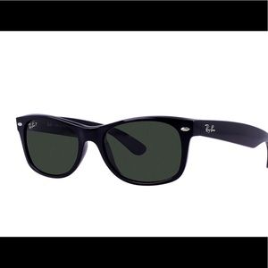 Ray-Ban New Wayfarer Polarized Sunglasses (black)
